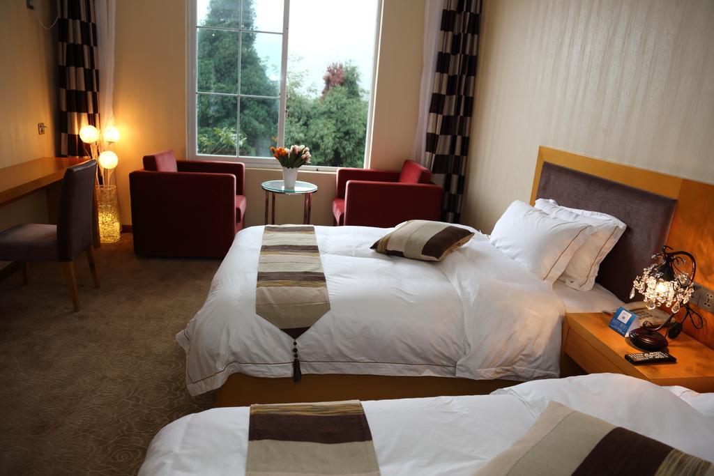 Panshan Tingquan Tuwo Holiday Resort Leshan Δωμάτιο φωτογραφία