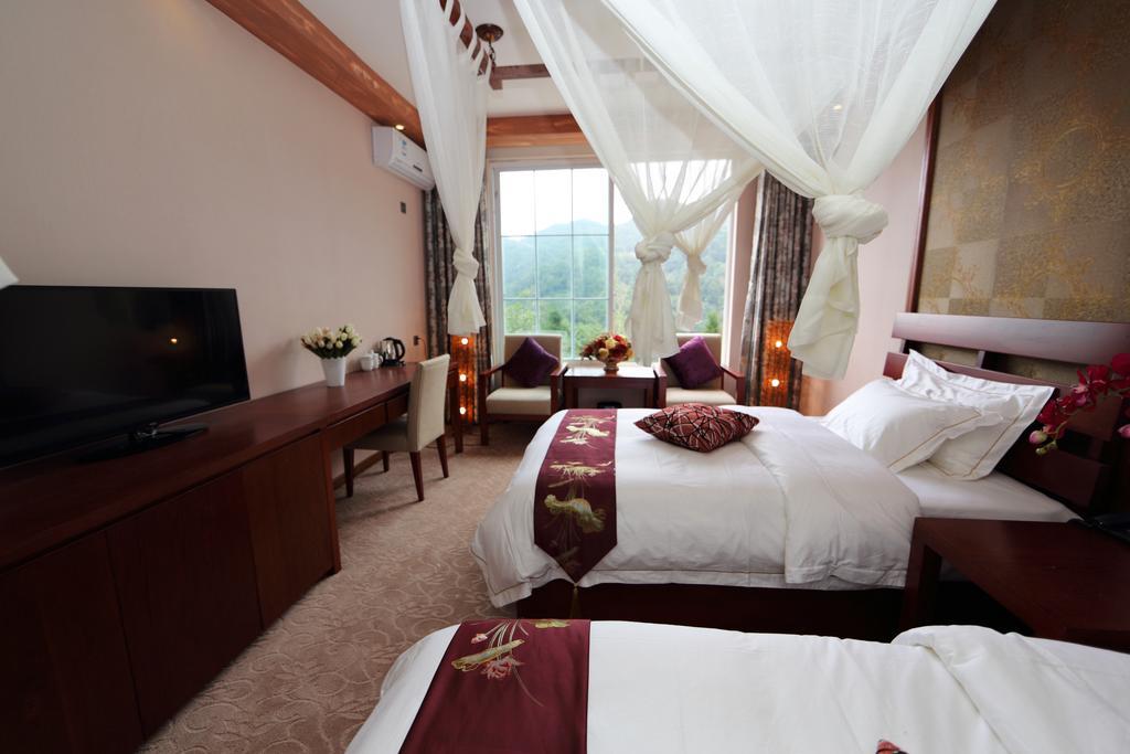 Panshan Tingquan Tuwo Holiday Resort Leshan Δωμάτιο φωτογραφία