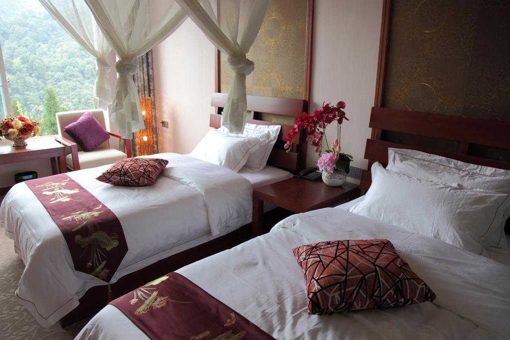 Panshan Tingquan Tuwo Holiday Resort Leshan Δωμάτιο φωτογραφία