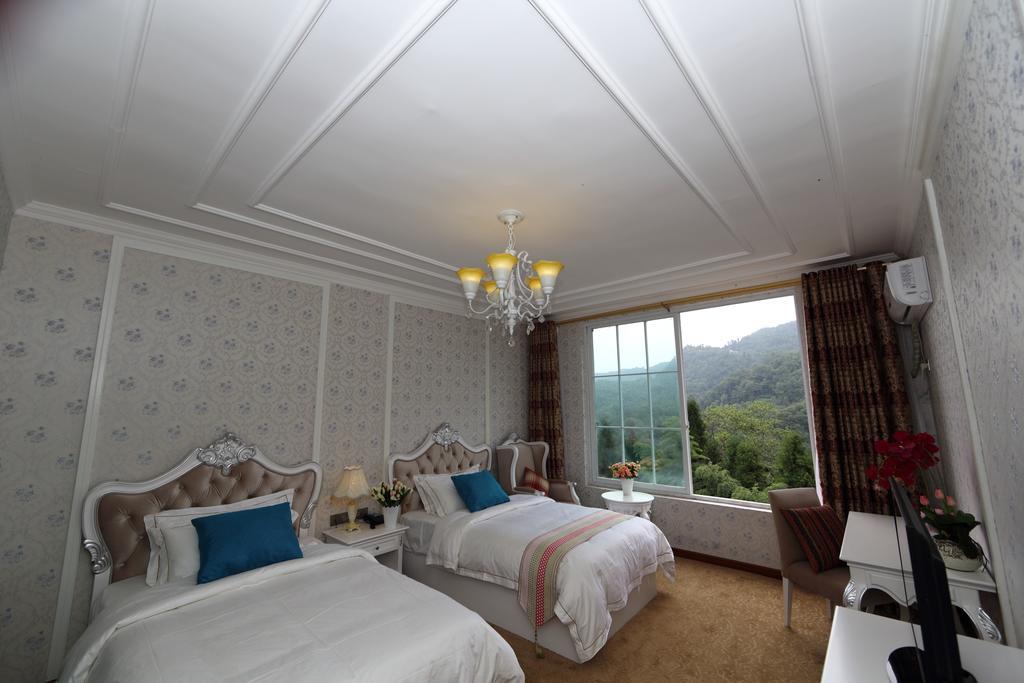 Panshan Tingquan Tuwo Holiday Resort Leshan Δωμάτιο φωτογραφία