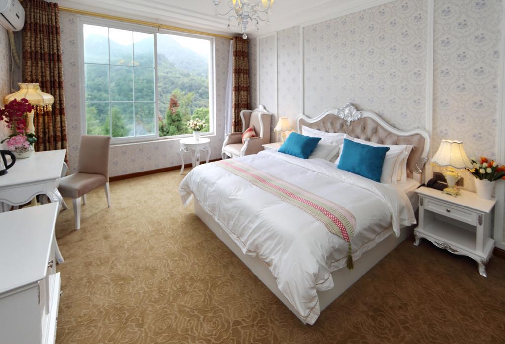 Panshan Tingquan Tuwo Holiday Resort Leshan Δωμάτιο φωτογραφία