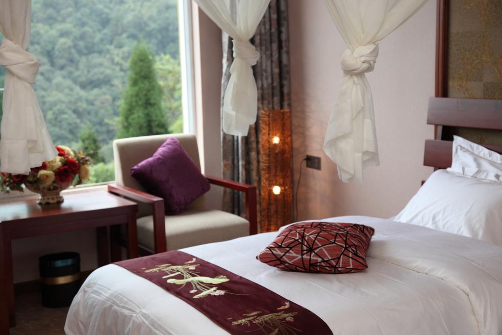 Panshan Tingquan Tuwo Holiday Resort Leshan Δωμάτιο φωτογραφία
